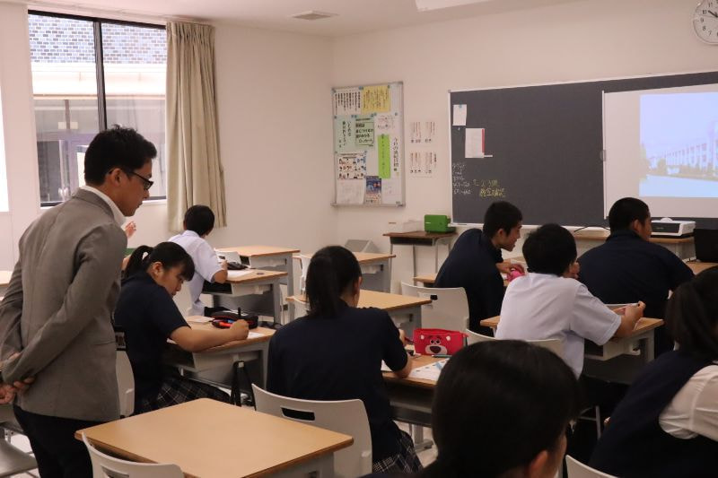 「職業人に聴く」の様子