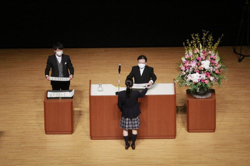 卒業式｜年間行事｜山村学園高等学校
