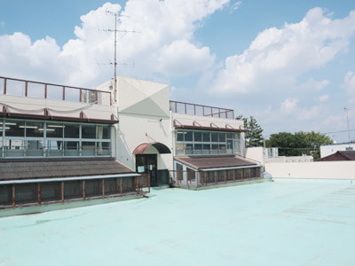 山村学園高等学校　屋上フロア（４号館）