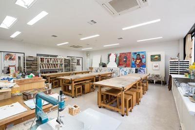 山村学園高等学校　美術室（５号館）