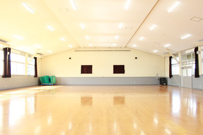 山村学園高等学校　講堂